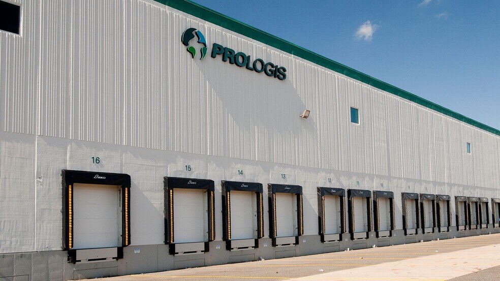 More Photos Of 200 Docks Corner Rd, South Brunswick Warehouse For Lease