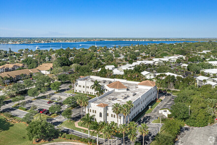 More Photos Of 850 NW Federal Hwy, Stuart Office For Lease