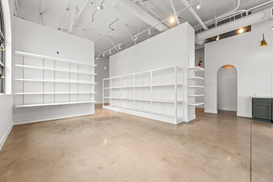 More Photos Of 2176 E Main St, Ventura General Retail For Sale