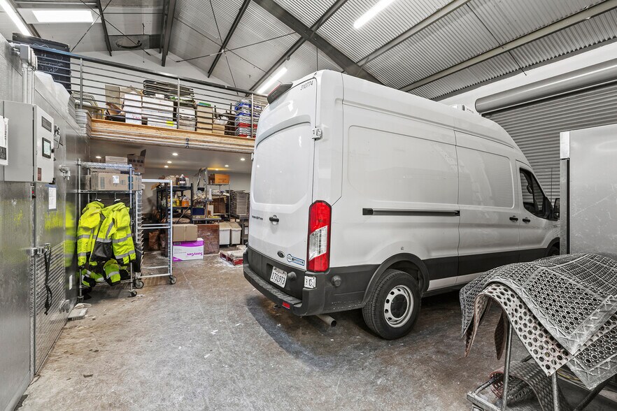 More Photos Of 1400 Yosemite Ave, San Francisco Warehouse For Sale