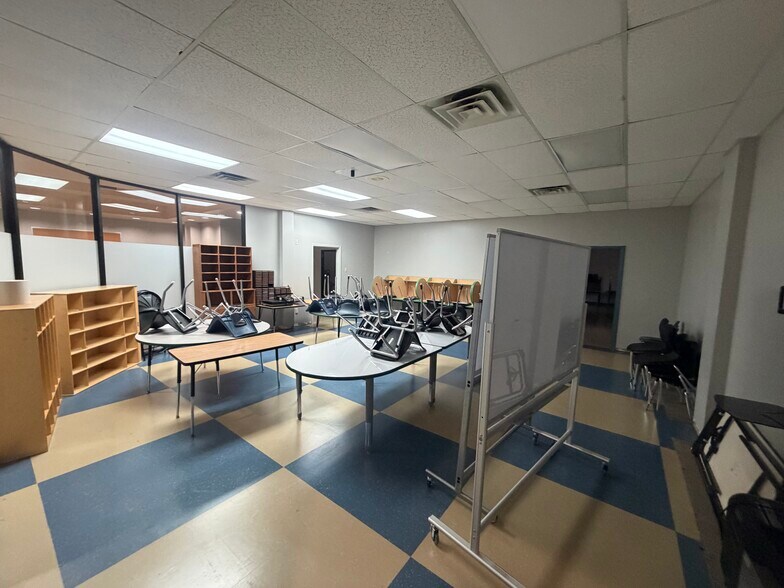 More Photos Of 1301 E Houston Ave, Crockett Religious Facility For Sale