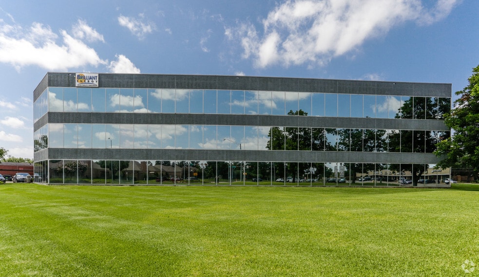 More Photos Of 800 Wilcrest Dr, Houston Office For Lease
