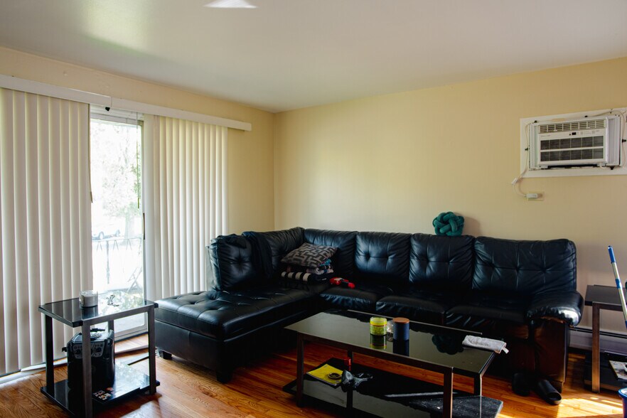 More Photos Of 4335 Lindenwood Dr, Matteson Apartments For Sale