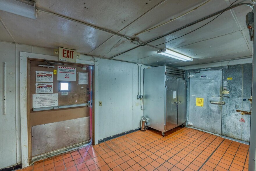 More Photos Of 238 Meadow St, Littleton Freestanding For Sale