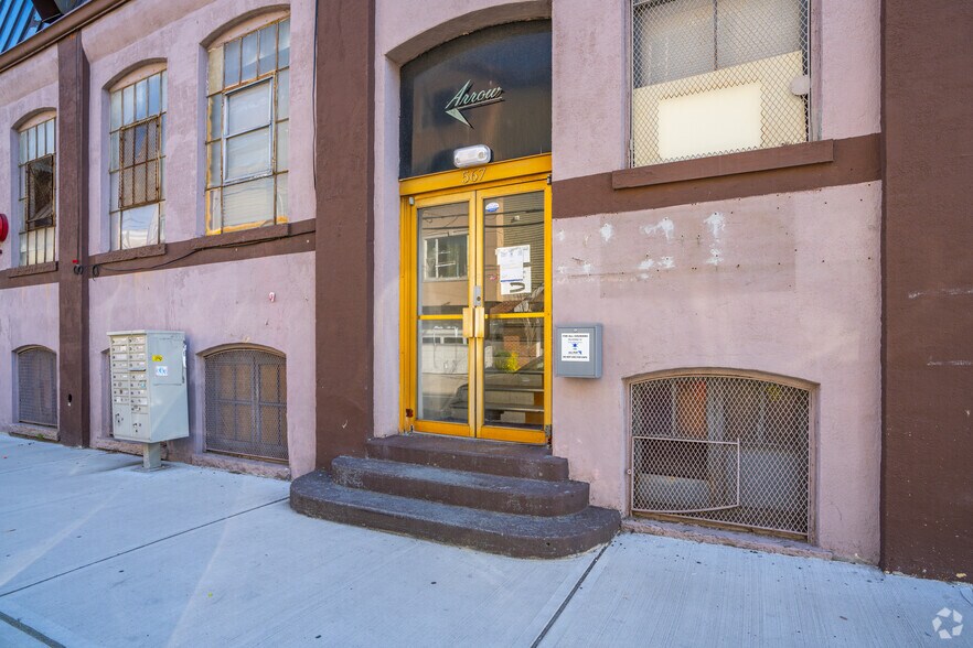 More Photos Of 567 52nd St, West New York Manufacturing For Lease