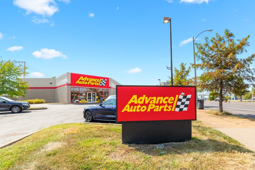 More Photos Of 3510 Gravois Ave, Saint Louis Freestanding For Sale