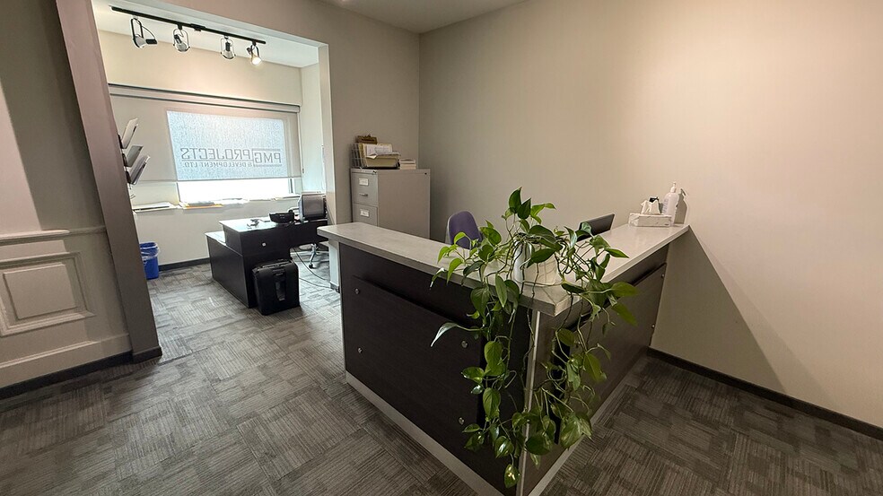 More Photos Of 341 Wardlaw Av, Winnipeg Office For Sale