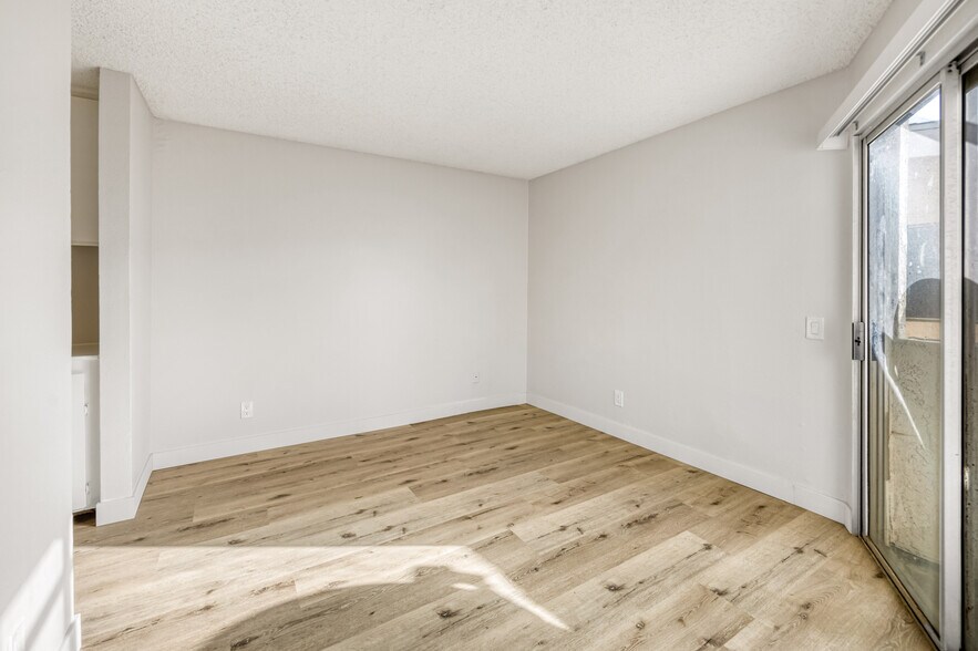 More Photos Of 1128 Stanley Ave, Long Beach Apartments For Sale