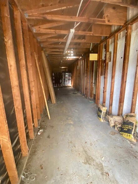 More Photos Of 1816 57th St, Sarasota Warehouse For Sale