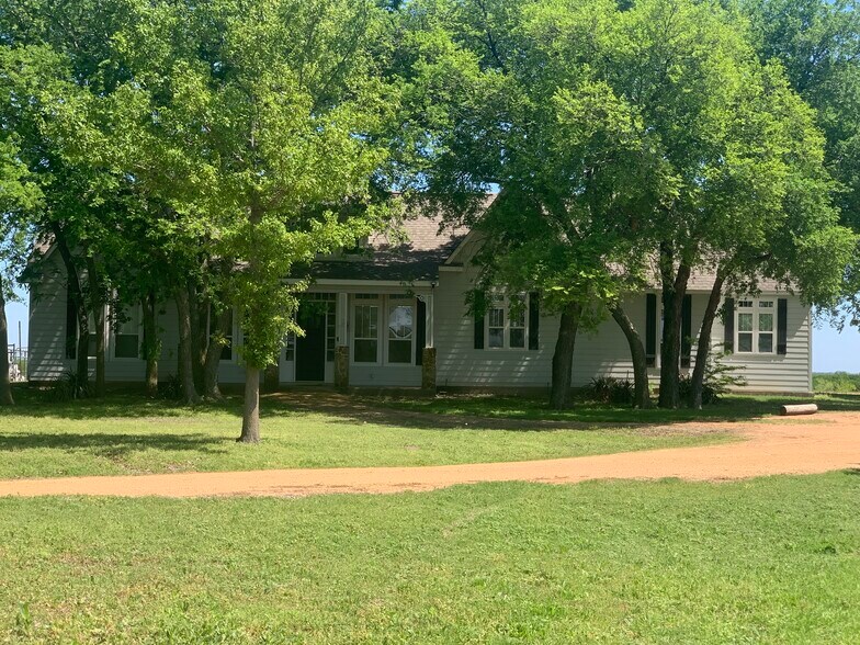 More Photos Of 5518 County Road 126, McKinney Office Residential For Lease