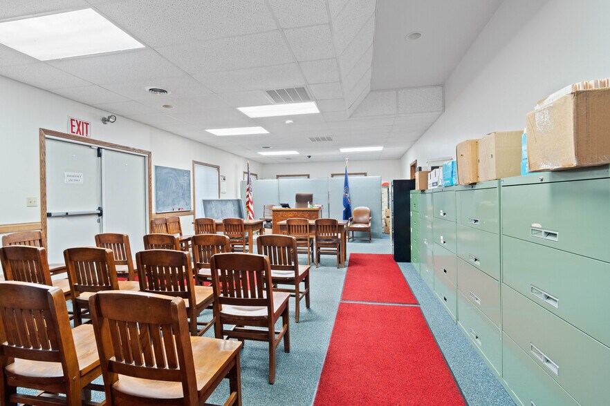 More Photos Of 900 Leonard St, Clearfield Office For Lease