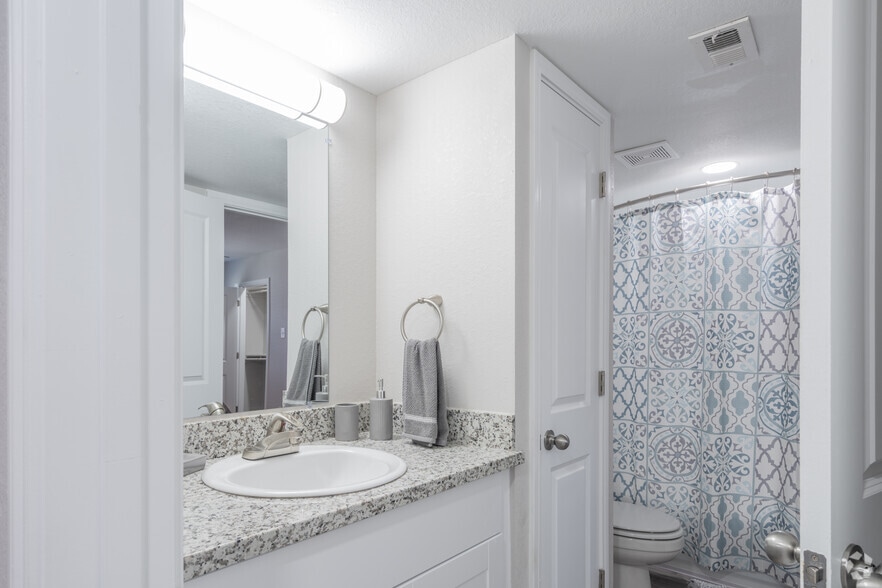 More Photos Of 1600 Avenue M, South Houston Apartments For Sale