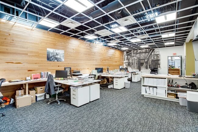 More Photos Of 3020 Yost Pl NE, Washington Flex For Lease