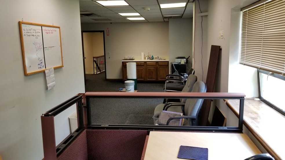 More Photos Of 71 Love Ln, Netcong Warehouse For Lease