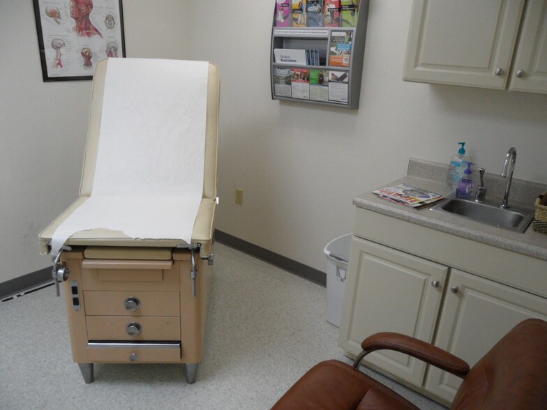 More Photos Of 16601 N 40th St, Phoenix Medical For Lease