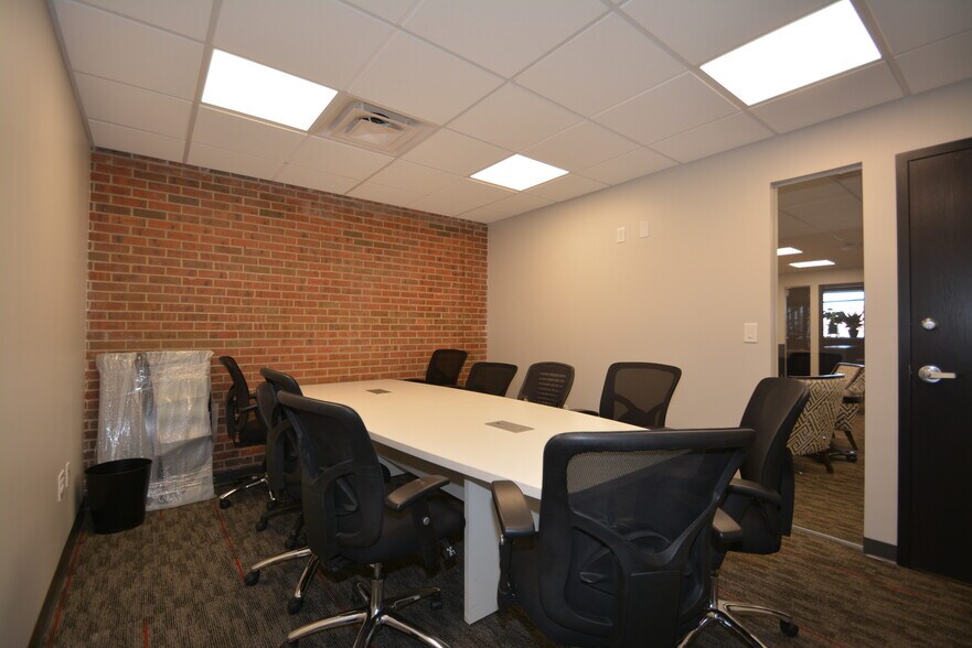 More Photos Of 6595 W 14th Ave, Lakewood Office For Lease