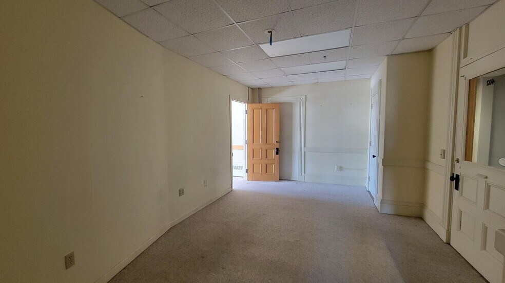 More Photos Of 74 Hammond St, Bangor Medical For Sale