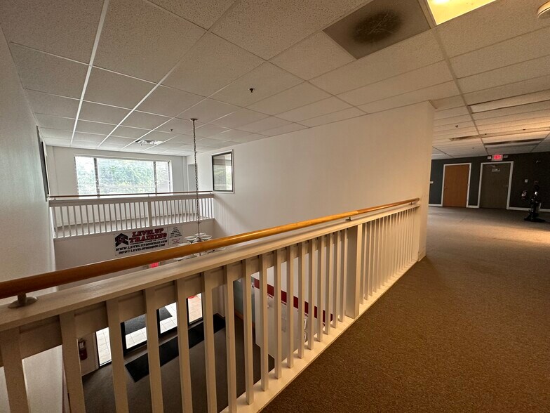 More Photos Of 987 Stewart Rd, Monroe Office For Lease
