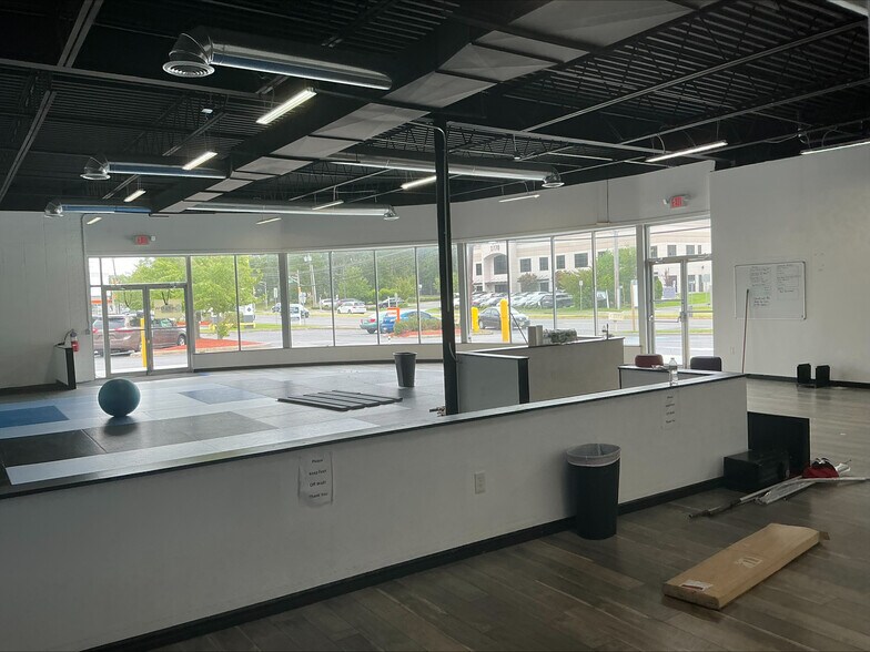 More Photos Of 400 S New Prospect Rd, Jackson Unknown For Lease