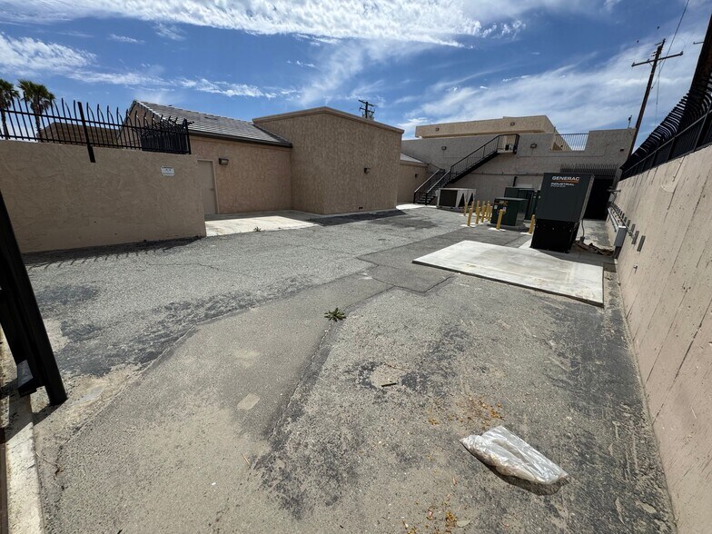 More Photos Of 3535 N Anza Rd, Palm Springs Warehouse For Lease