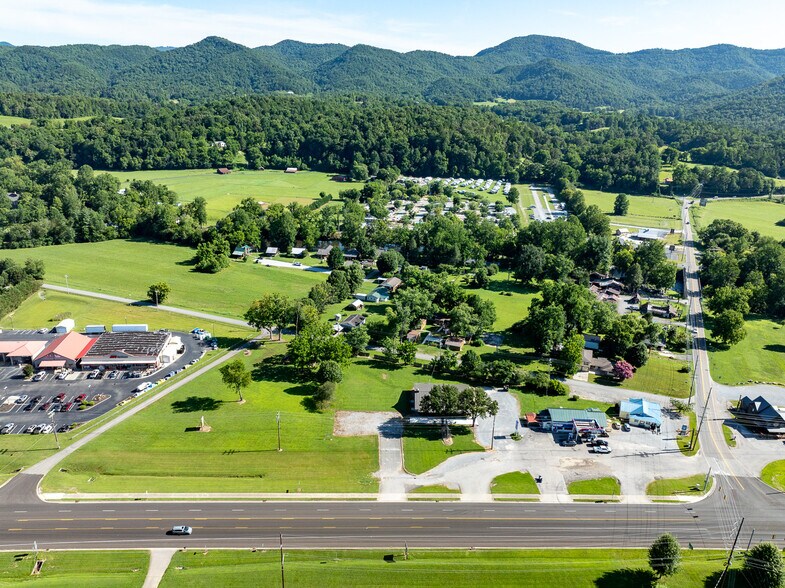 More Photos Of 8123 E Lamar Alexander Pky, Townsend Restaurant For Sale