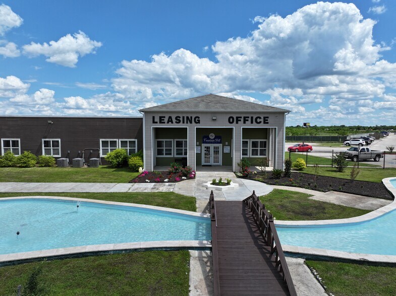 Primary Photo Of 702 Santee St, Prairie View Apartments For Sale