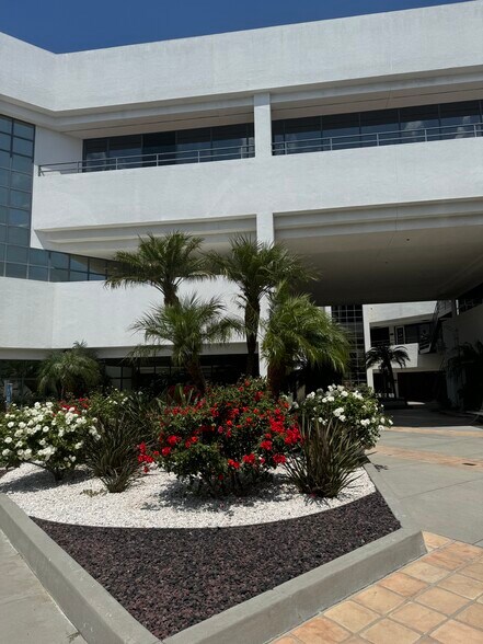 More Photos Of 2790 Skypark Dr, Torrance Office For Lease