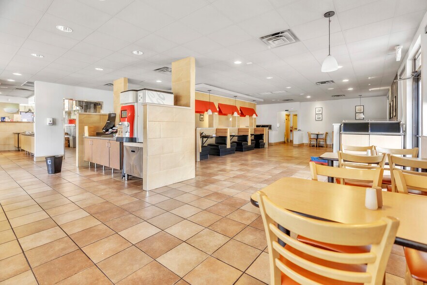 More Photos Of 1509 Corsicana Hwy, Hillsboro Fast Food For Sale
