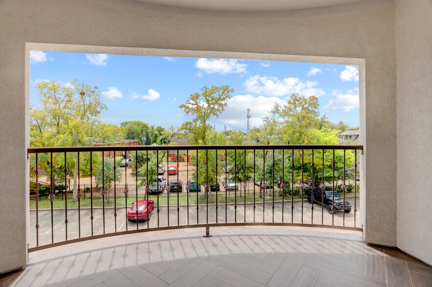 More Photos Of 6544 Greatwood Pky, Sugar Land Loft Creative Space For Lease