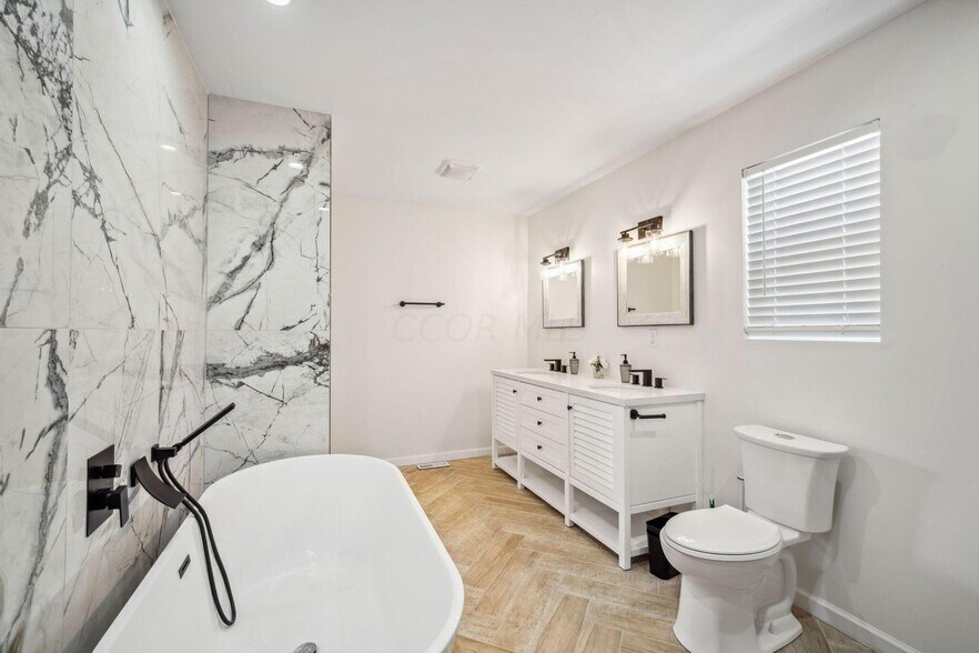 More Photos Of 4677 E Livingston Ave, Columbus Specialty For Sale