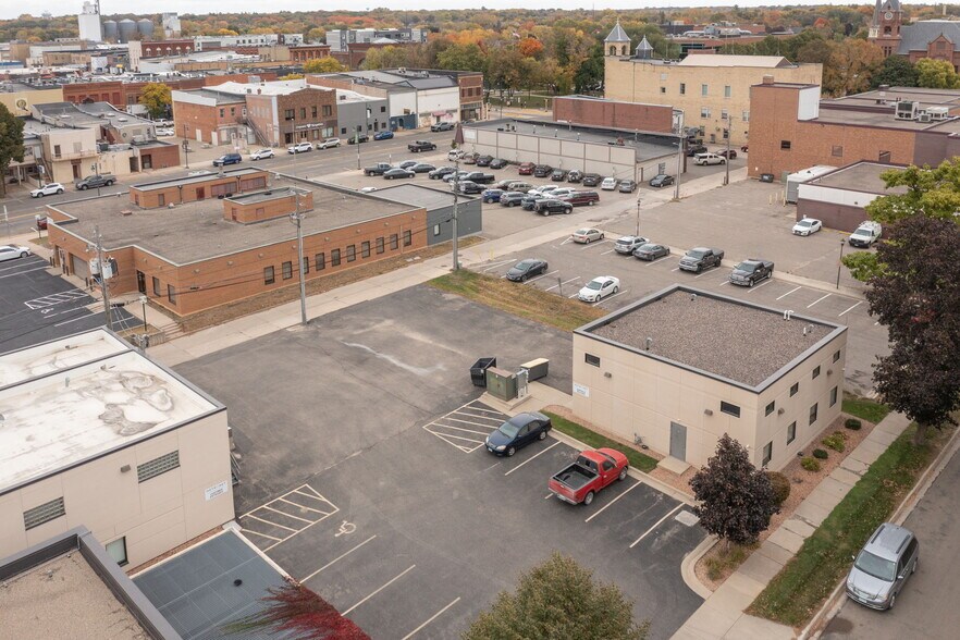 More Photos Of 213 S Oak Ave, Owatonna Office For Sale