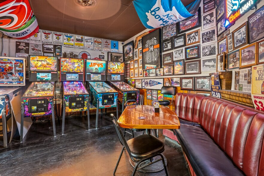 More Photos Of 2926 N Monroe St, Spokane Bar For Sale