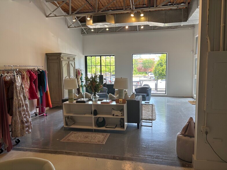 More Photos Of 2821 2nd Ave S, Birmingham General Retail For Lease