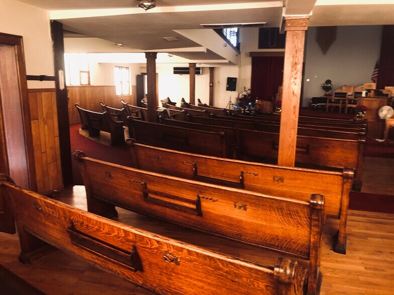 More Photos Of 858 W Huron St, Pontiac Religious Facility For Sale
