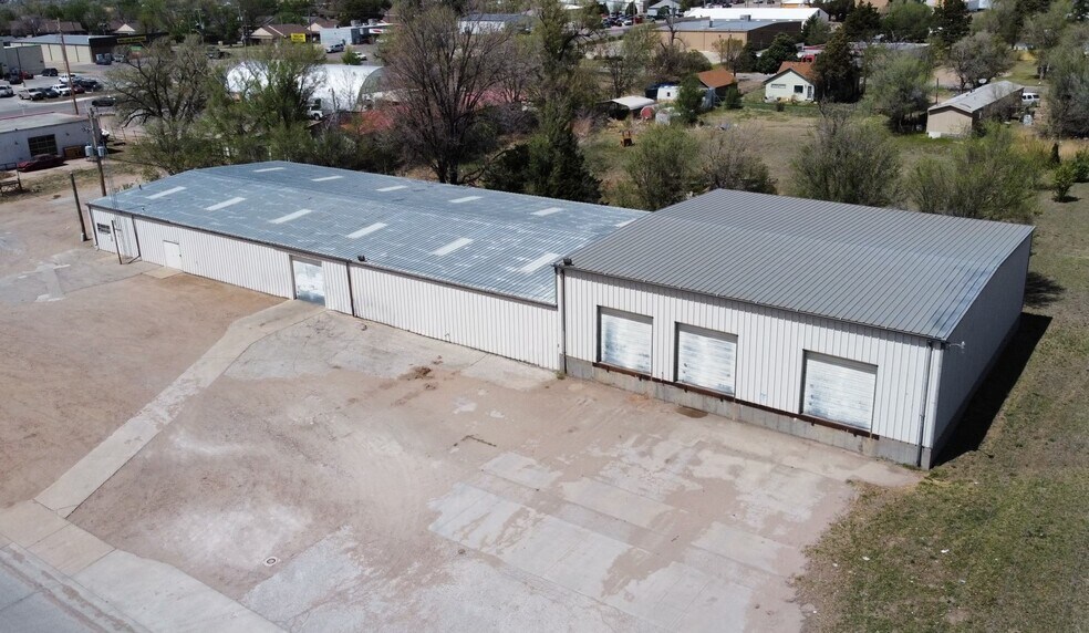 Primary Photo Of 102 Pearl St, Dodge City Warehouse For Sale