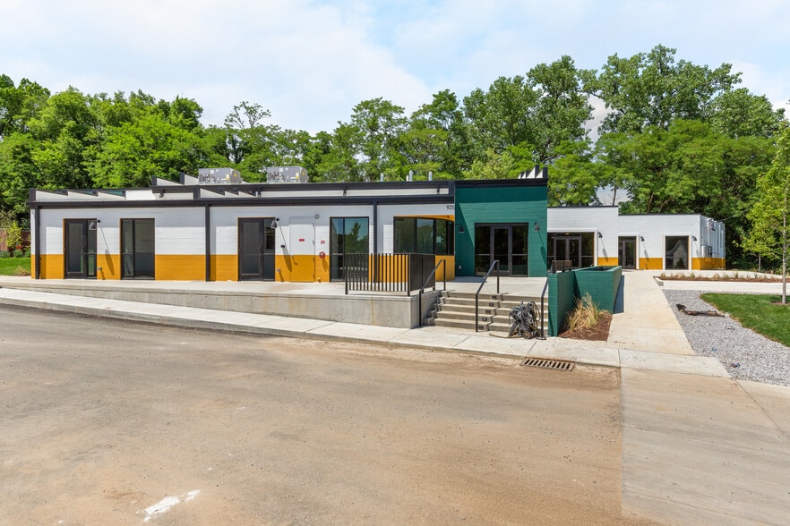 More Photos Of 921 Cherokee Ave, Nashville Storefront Retail Office For Lease