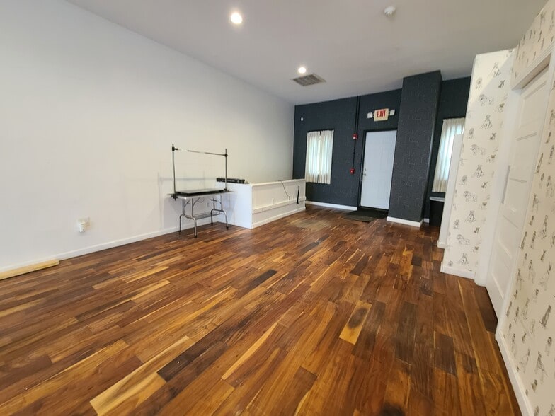 More Photos Of 201 B Highland ave, Somerville General Retail For Lease