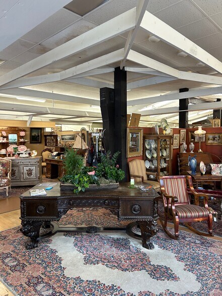 More Photos Of 901 Mainstreet, Hopkins Storefront Retail Residential For Sale