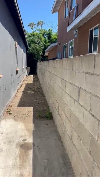 More Photos Of 1724 W 2nd St, Santa Ana Warehouse For Sale