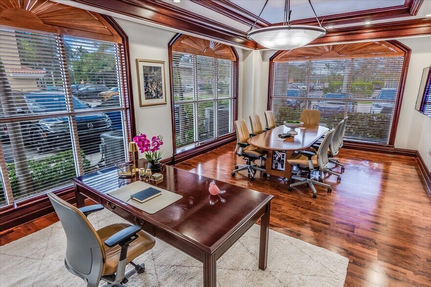 More Photos Of 599 9th St N, Naples Office For Sale