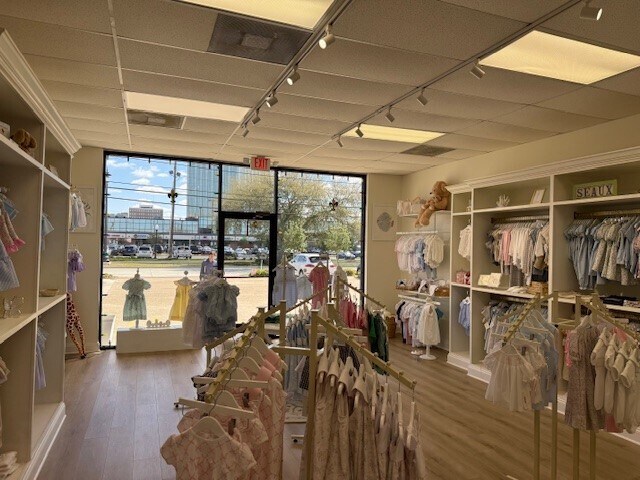 More Photos Of 3508 Severn Ave, Metairie General Retail For Lease