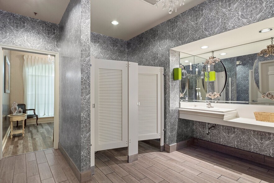 More Photos Of 4550 Golf Club Ln, Spring Hill Golf Course Driving Range For Sale