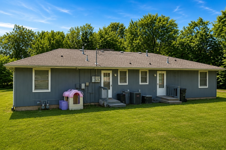 More Photos Of 1820-1824 W Walnut St, Springfield Apartments For Sale