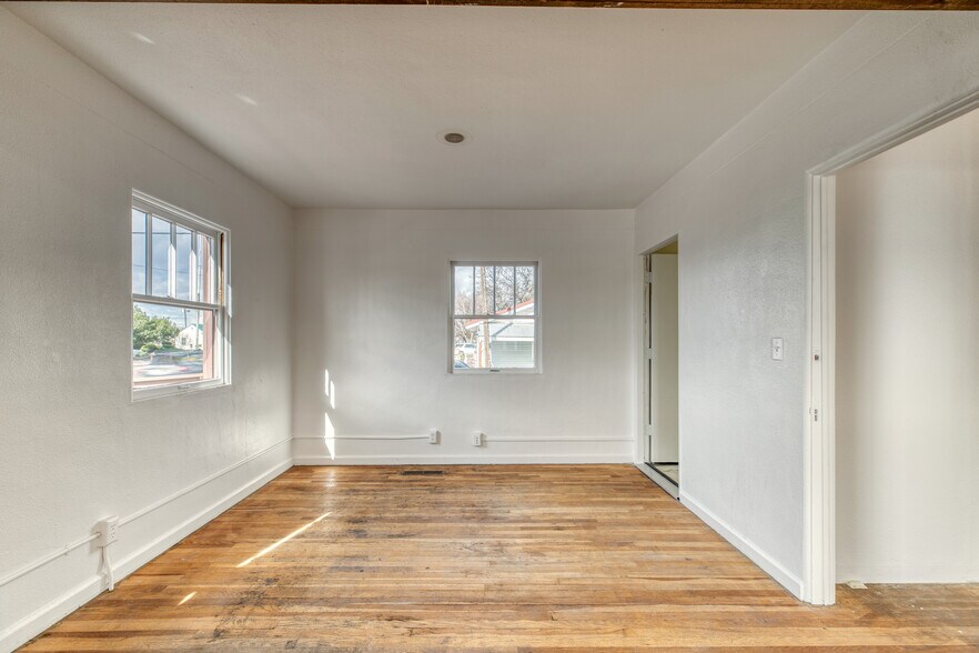 More Photos Of 235 W Idaho Ave, Ontario Office Residential For Sale