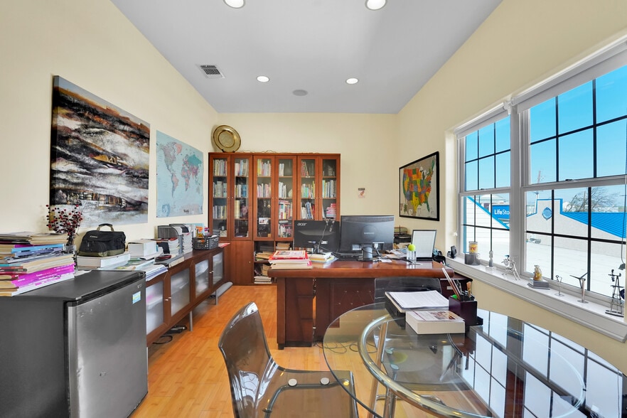 More Photos Of 3202 N Shiloh Rd, Garland Office For Sale