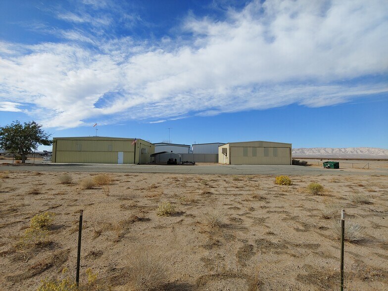 More Photos Of 6001 Curtis Pl, California City Warehouse For Sale