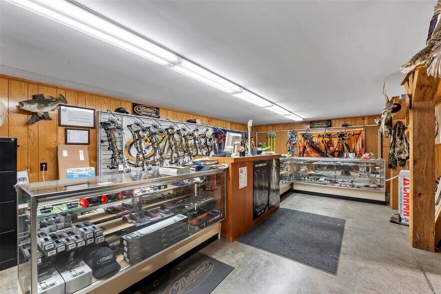 More Photos Of 1014 Linn St, Sikeston Freestanding For Sale