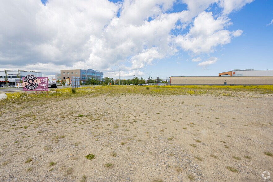 More Photos Of 14 Royal Vista Dr NW, Calgary General Retail For Lease