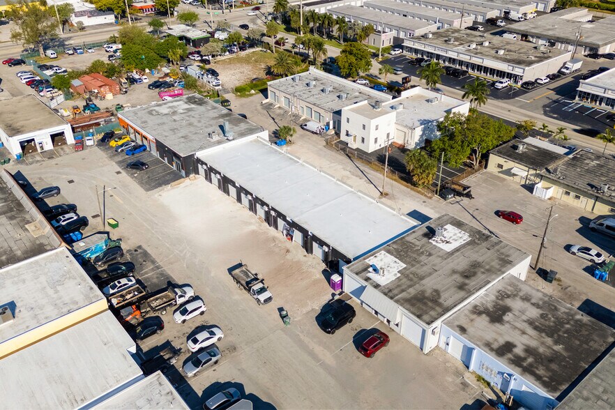 More Photos Of 1036 NE 44th Pl, Oakland Park Warehouse For Sale