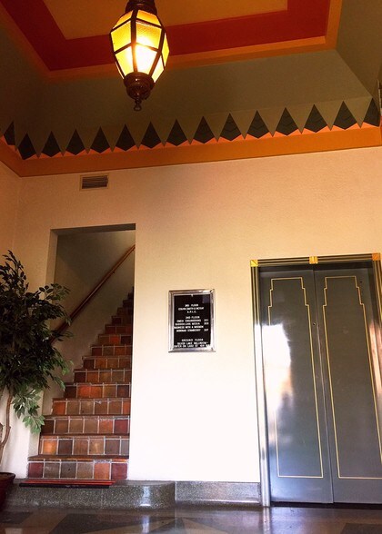 More Photos Of 900 Market St, Shreveport Office For Sale